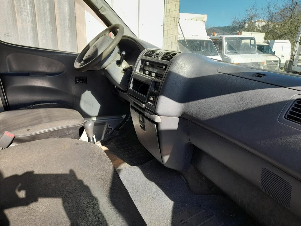 Toyota Hiace 2.5 D4D — image 11