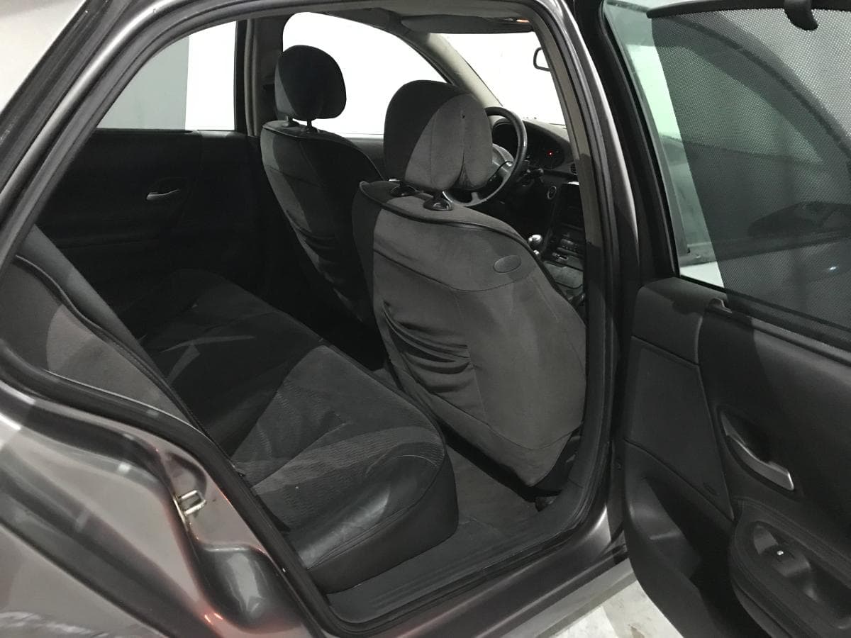 Renault Laguna 1.9 DCI · Año 2004 — imagen 33