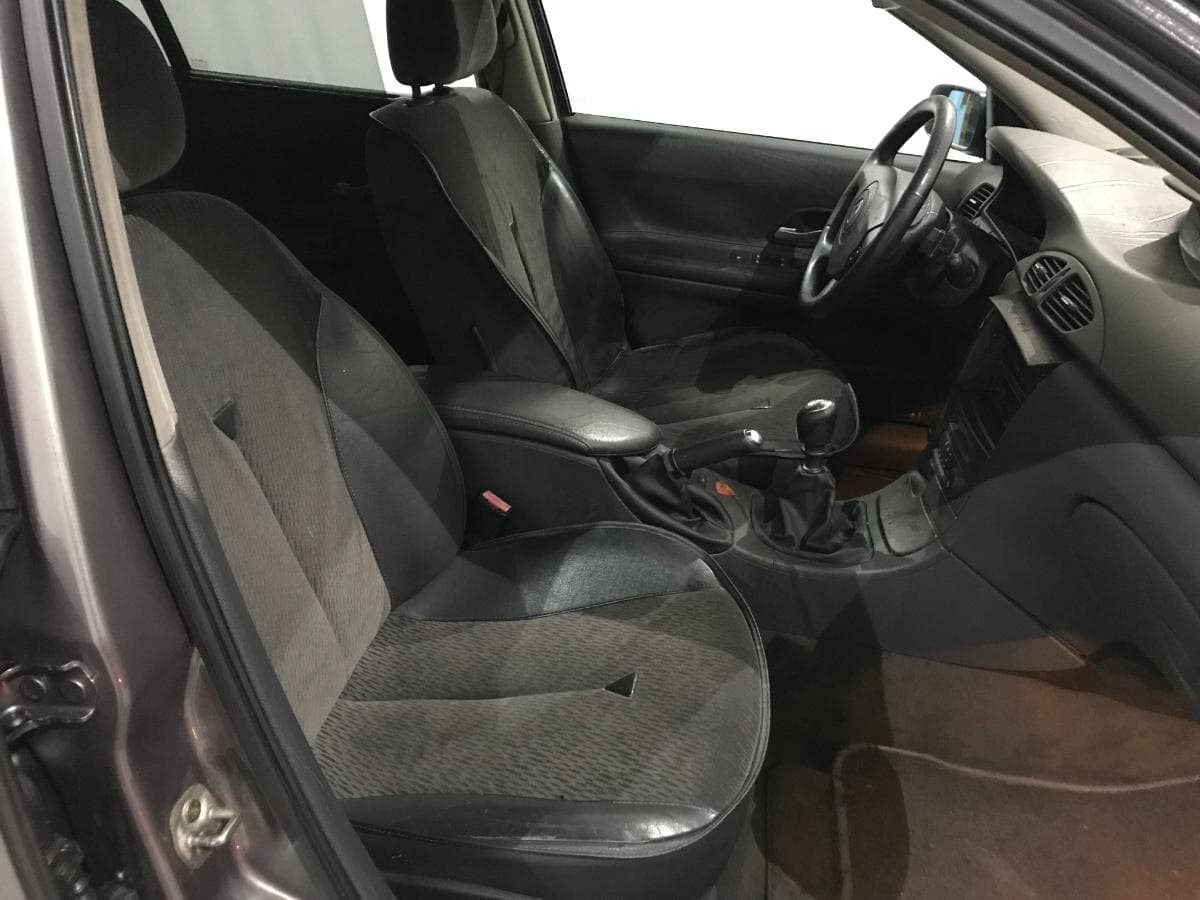 Renault Laguna 1.9 DCI · Año 2004 — imagen 34