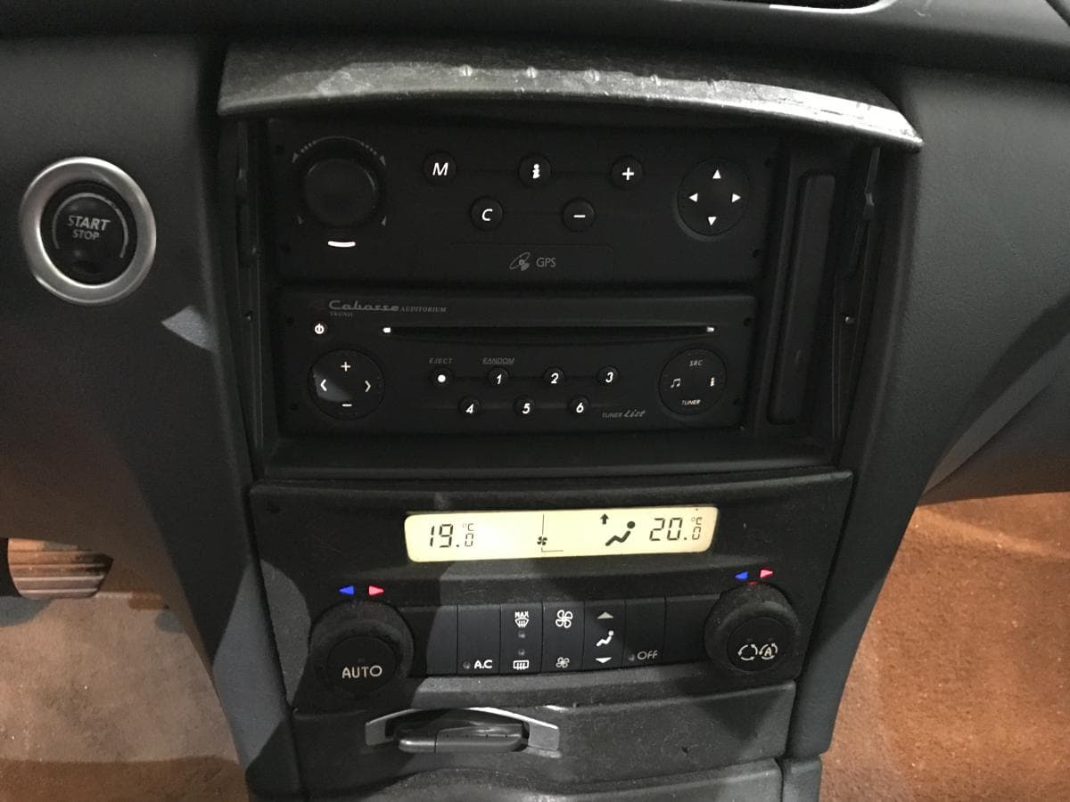 Renault Laguna 1.9 DCI · Año 2004 — imagen 38