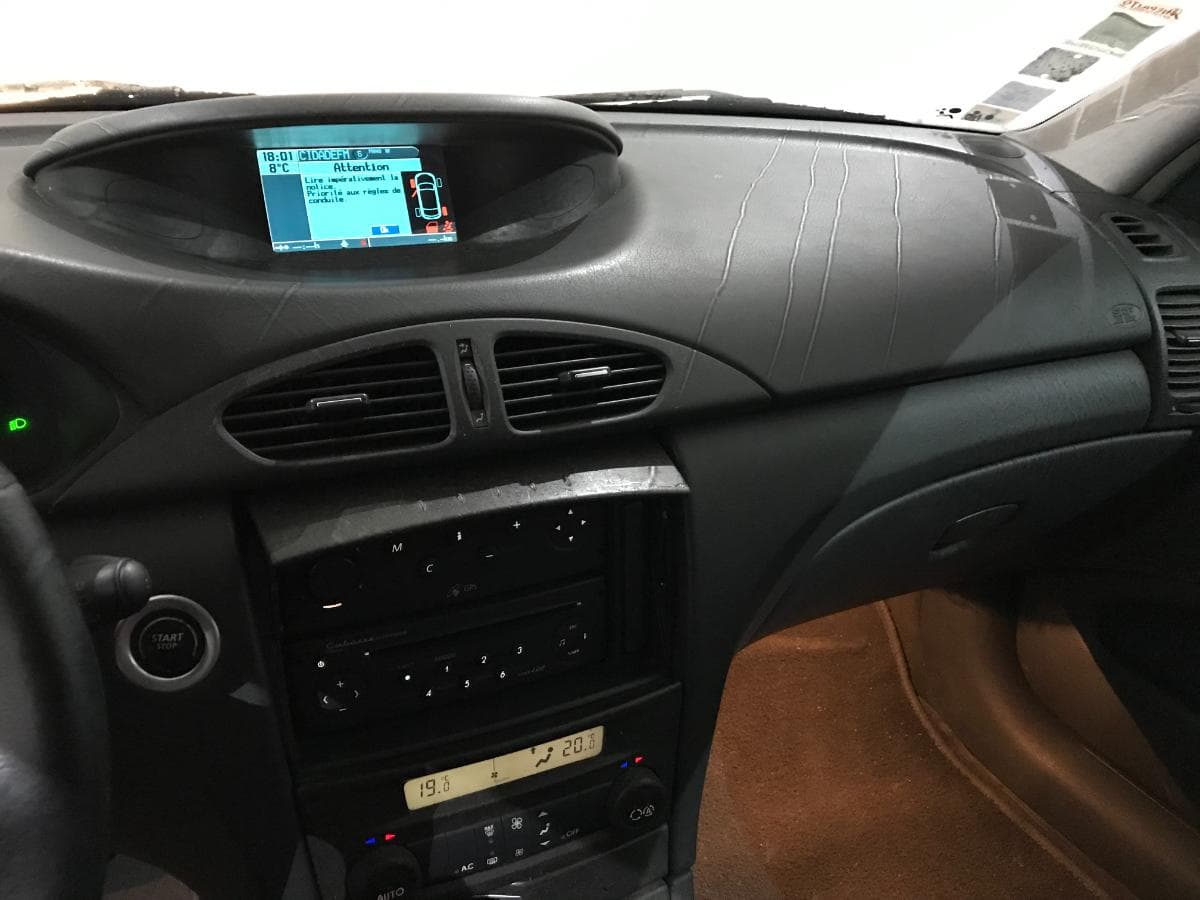 Renault Laguna 1.9 DCI · Año 2004 — imagen 40