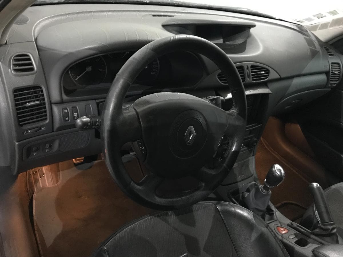 Renault Laguna 1.9 DCI · Año 2004 — imagen 41