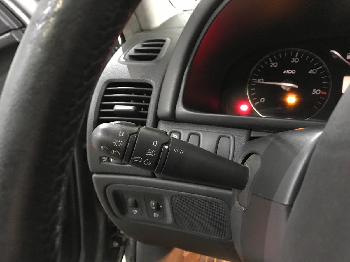 Renault Laguna 1.9 DCI · Año 2004 — imagen 46