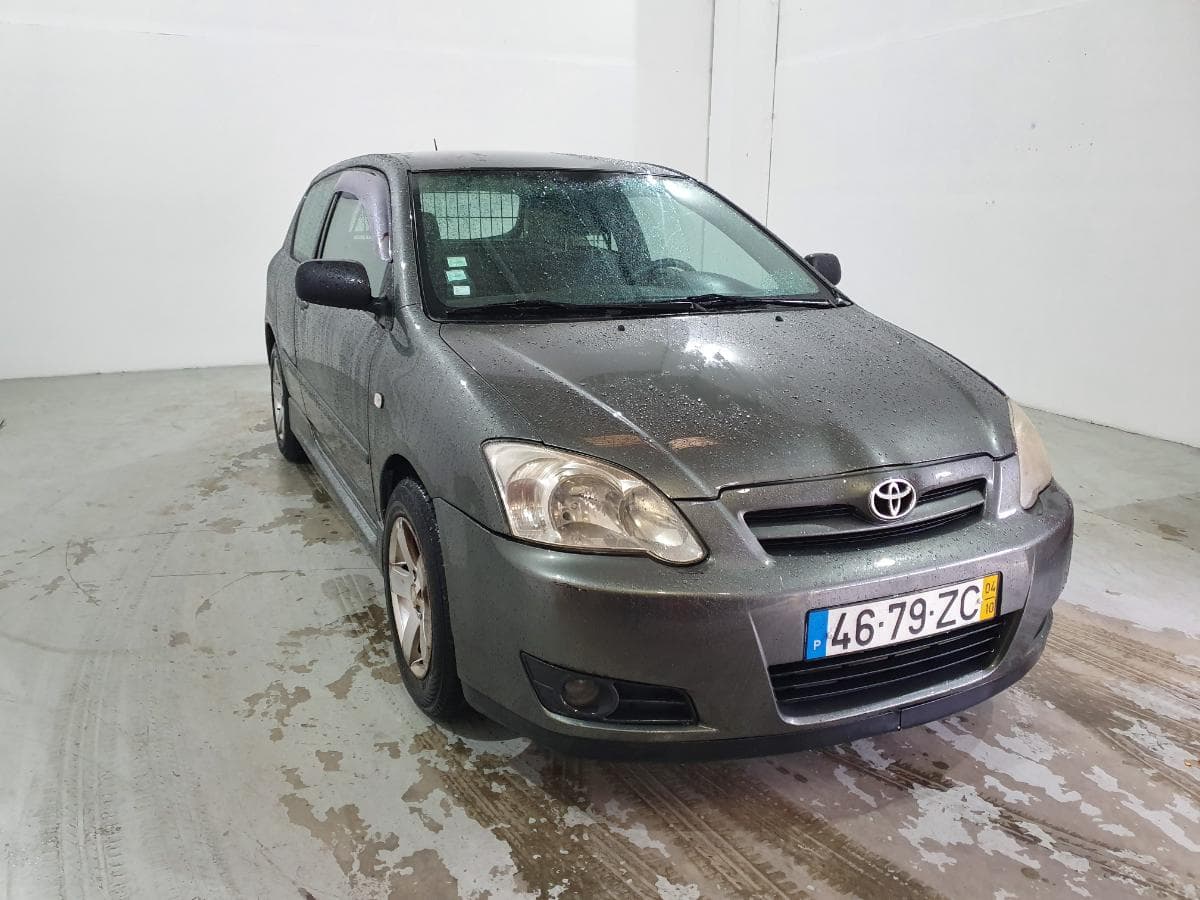 Toyota Corolla 1.4D · Ano 2004 — image 1