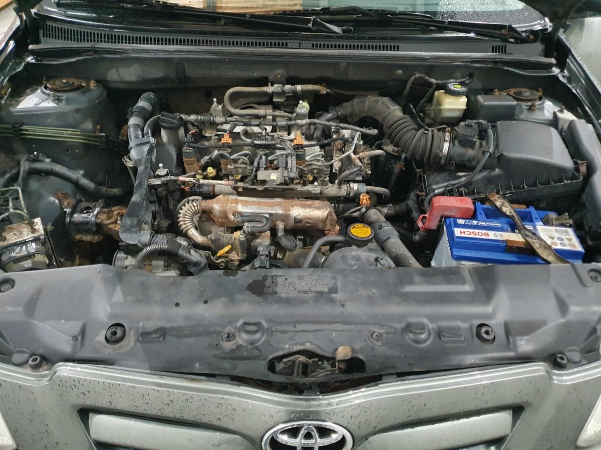 Toyota Corolla 1.4D · Ano 2004 — image 4