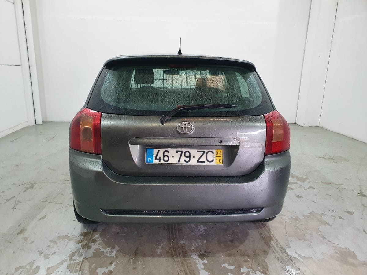 Toyota Corolla 1.4D · Ano 2004 — image 8