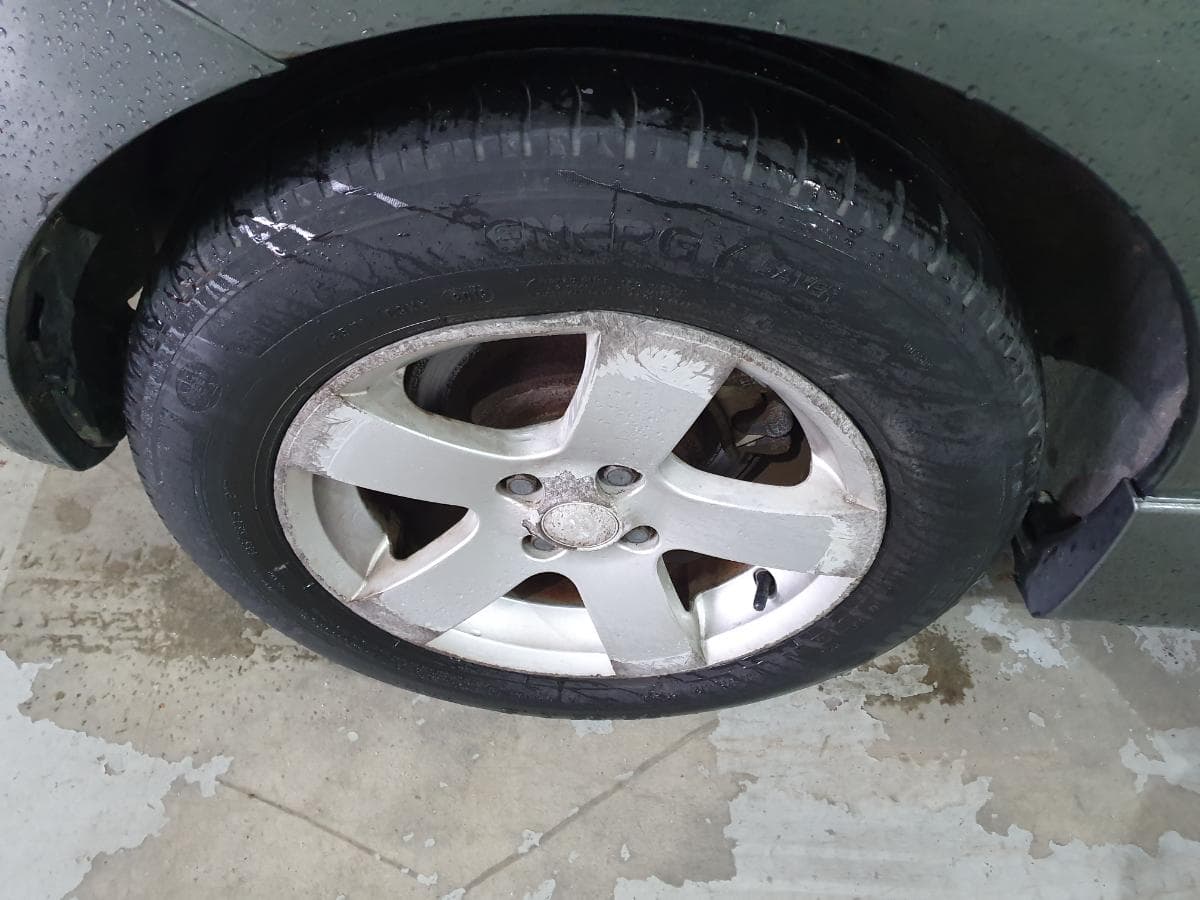 Toyota Corolla 1.4D · Ano 2004 — image 15