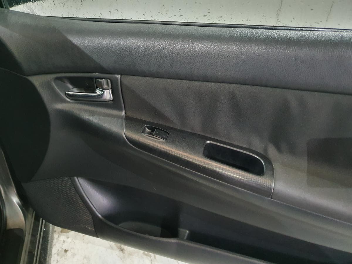 Toyota Corolla 1.4D · Ano 2004 — image 18