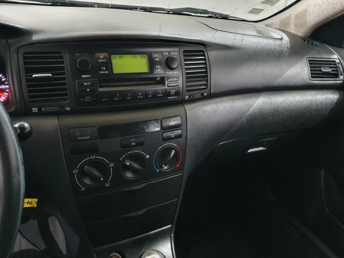 Toyota Corolla 1.4D · Ano 2004 — image 30