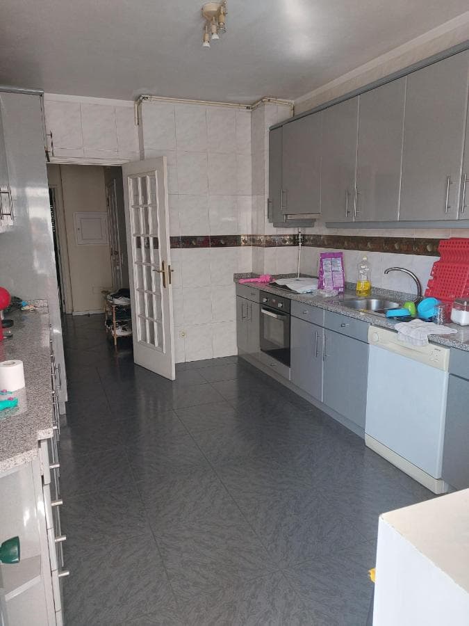 LEILÃO SUSPENSO · Apartamento T4  + Garagem · Vila das Aves — imagen 6