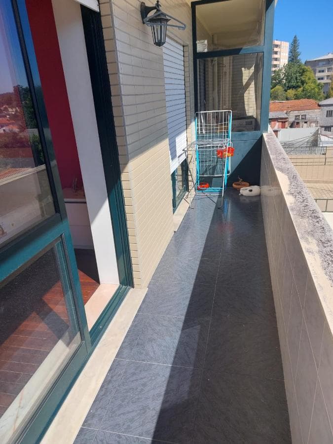 LEILÃO SUSPENSO · Apartamento T4  + Garagem · Vila das Aves — imagen 24