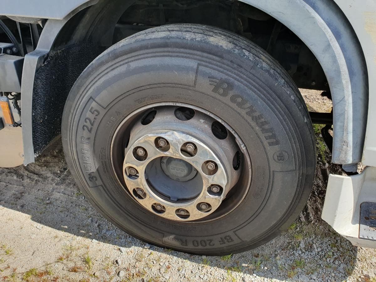 DAF XF 105.410 · Ano 2010 — imagem 17