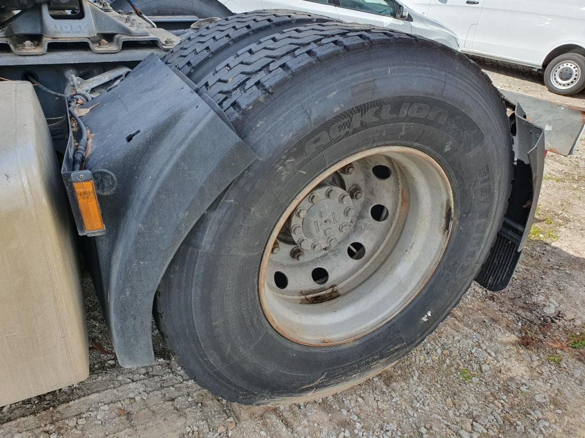 DAF XF 105.410 · Ano 2010 — imagem 18