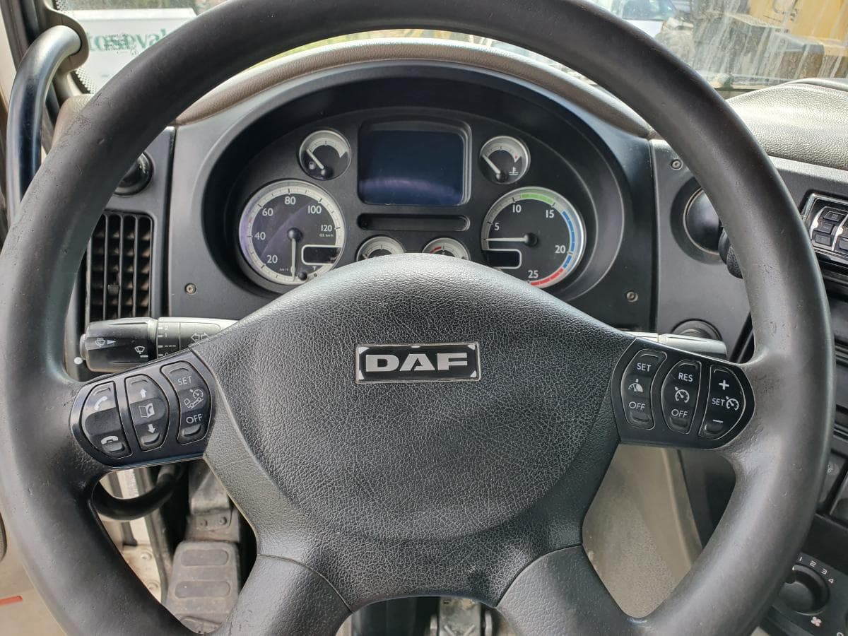 DAF XF 105.410 · Ano 2010 — imagem 20