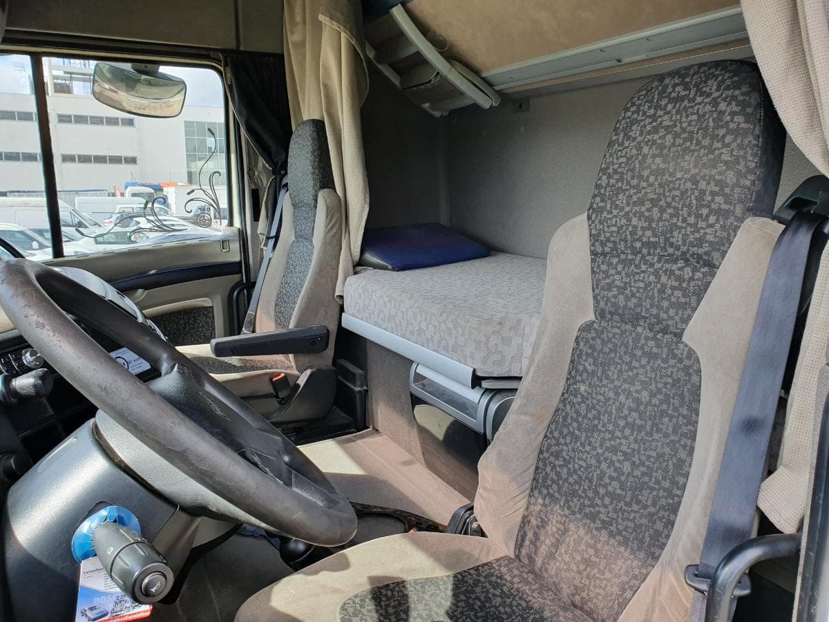 DAF XF 105.410 · Ano 2010 — imagem 22