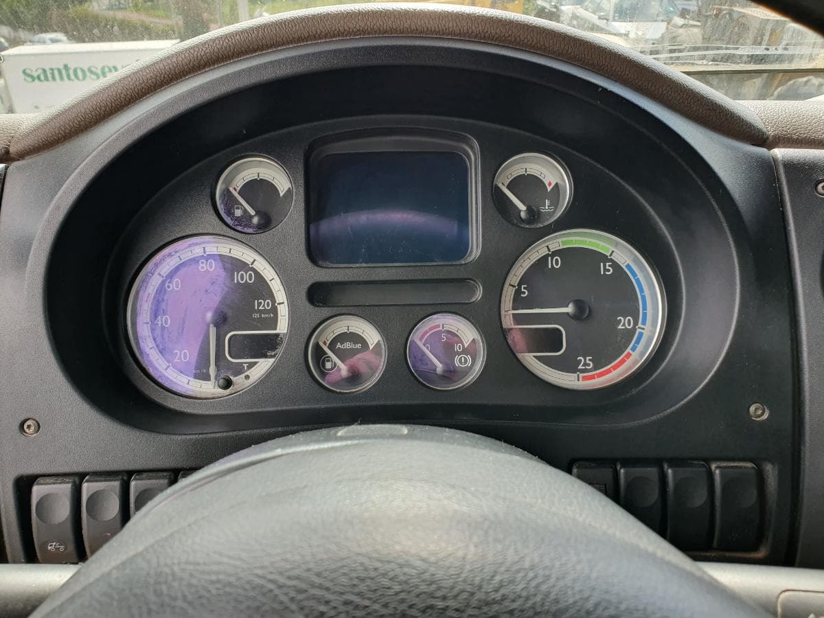 DAF XF 105.410 · Ano 2010 — imagem 23