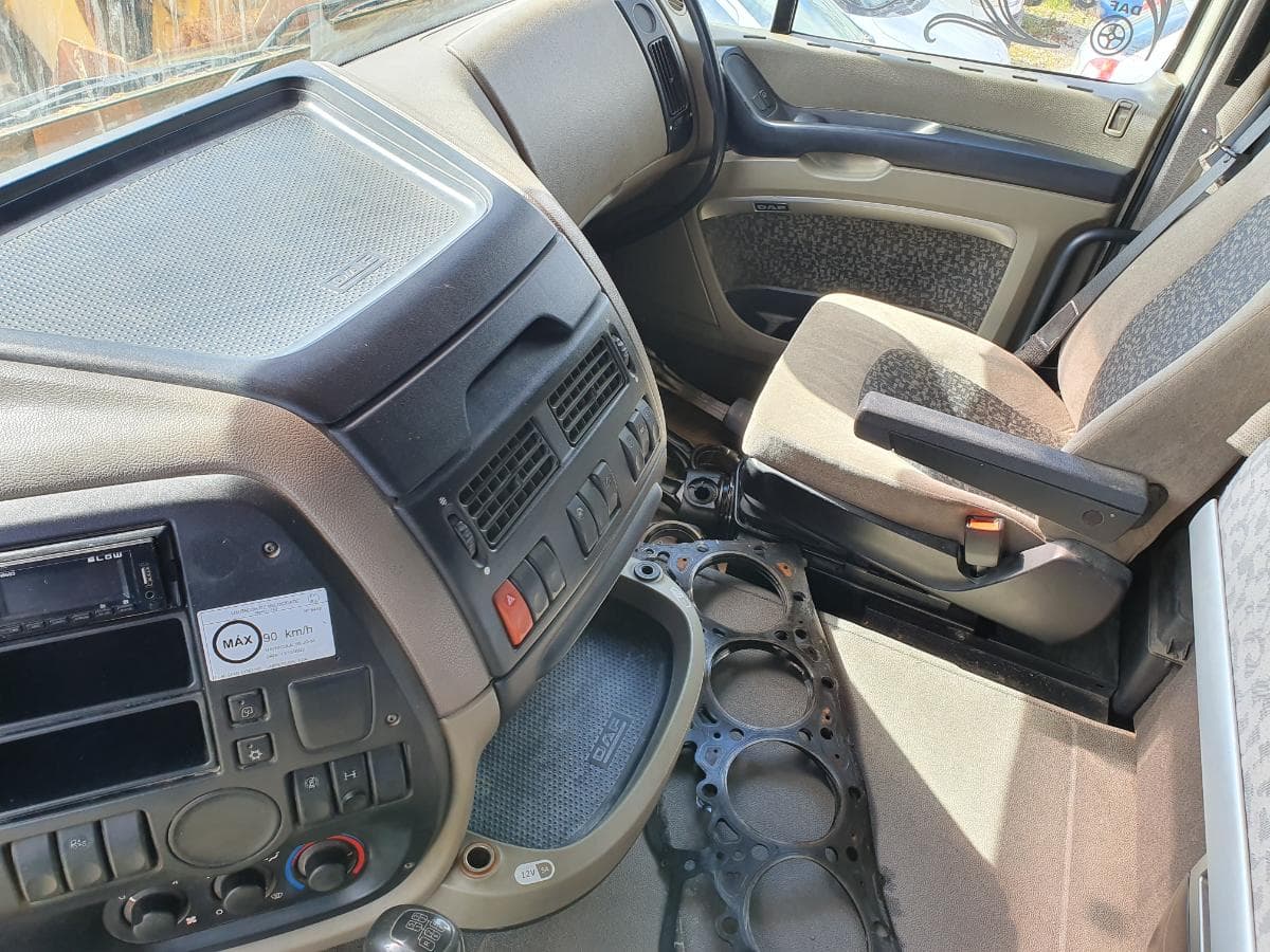 DAF XF 105.410 · Ano 2010 — imagem 34