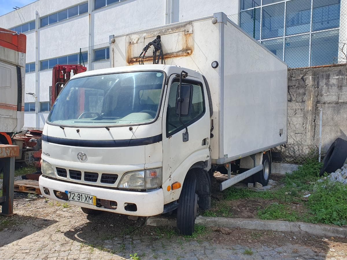 Toyota Dyna · Ano 2004 — image 1