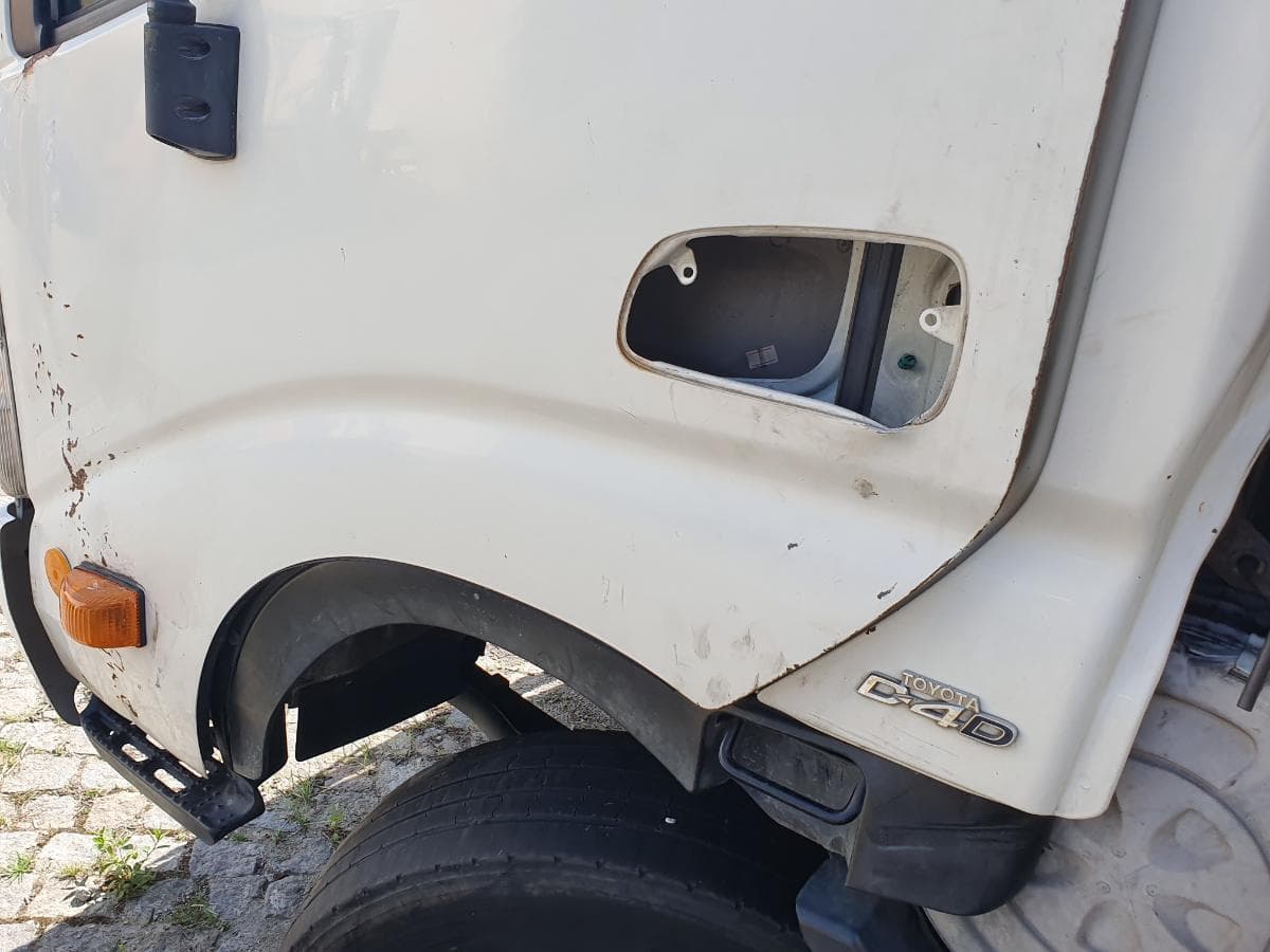 Toyota Dyna · Ano 2004 — image 6