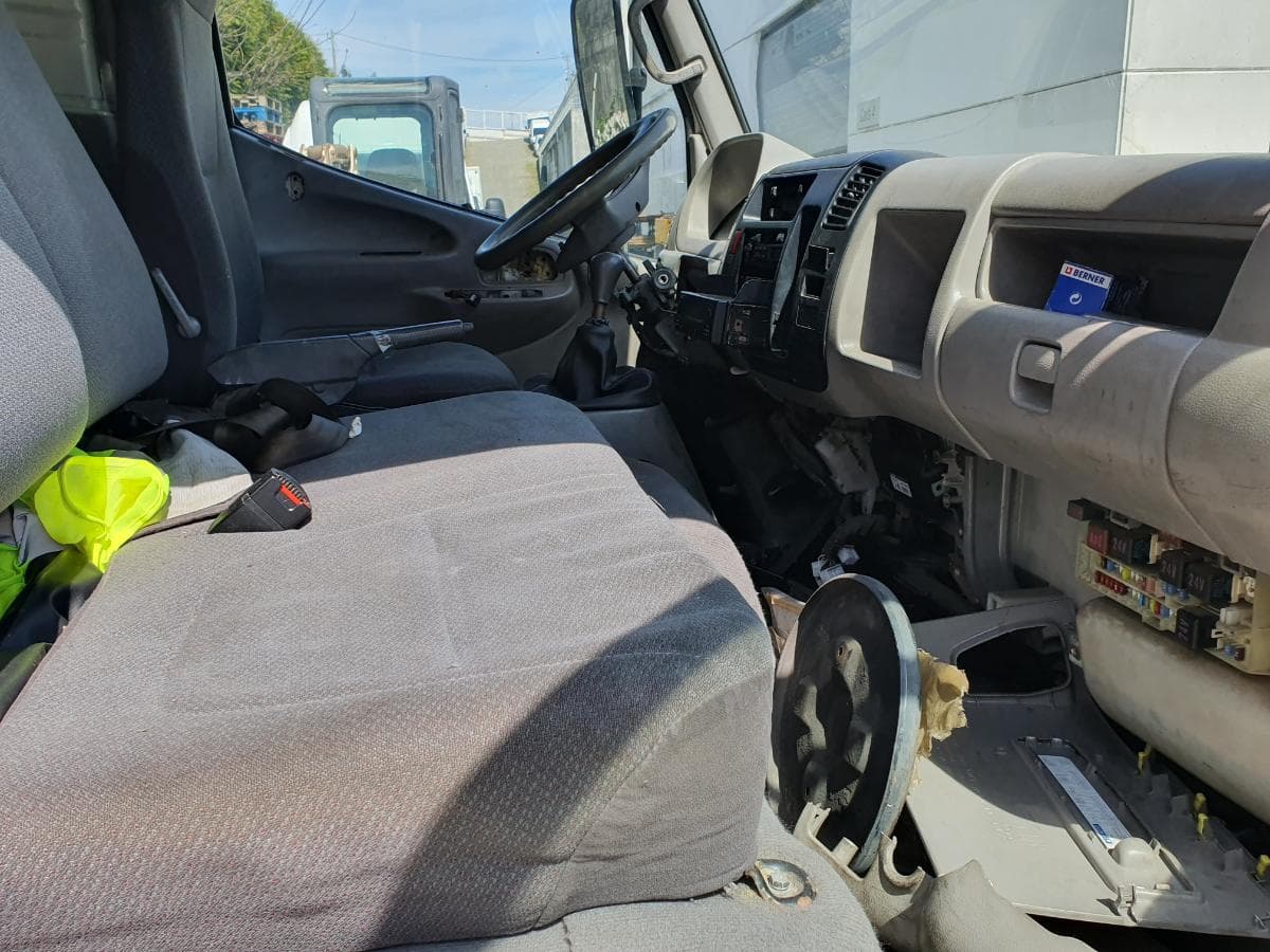 Toyota Dyna · Ano 2004 — image 18