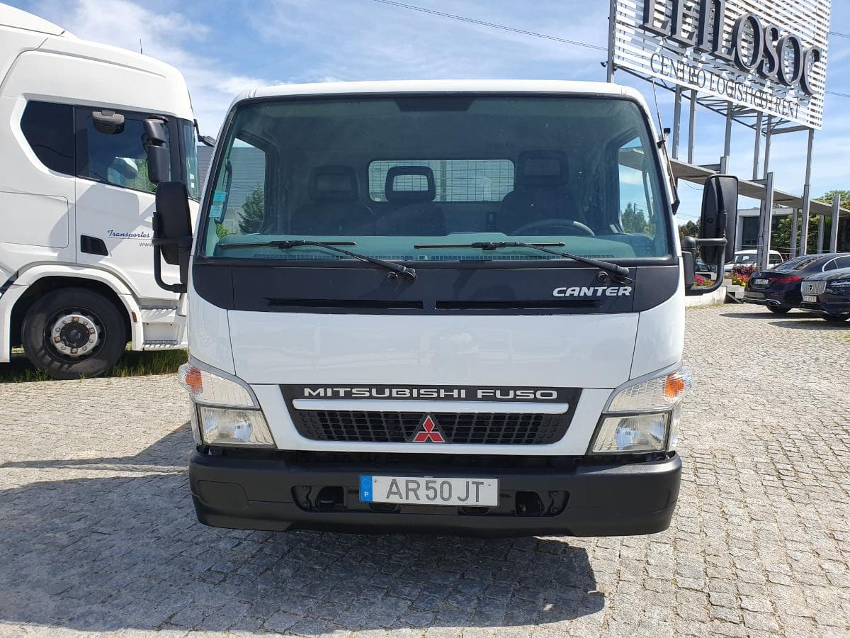 Mitsubishi Canter · Ano 2008 — imagen 3