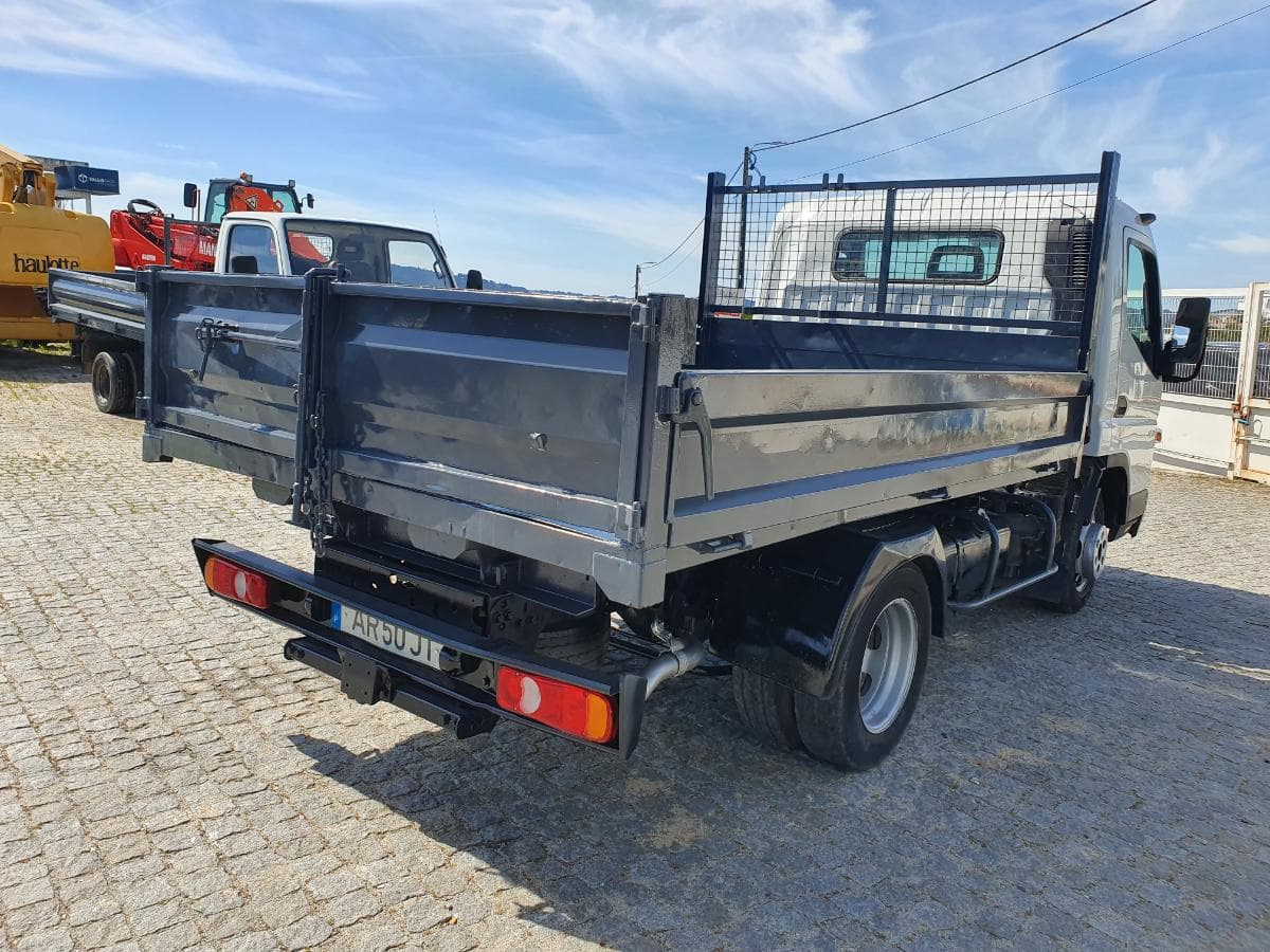 Mitsubishi Canter · Ano 2008 — imagen 4