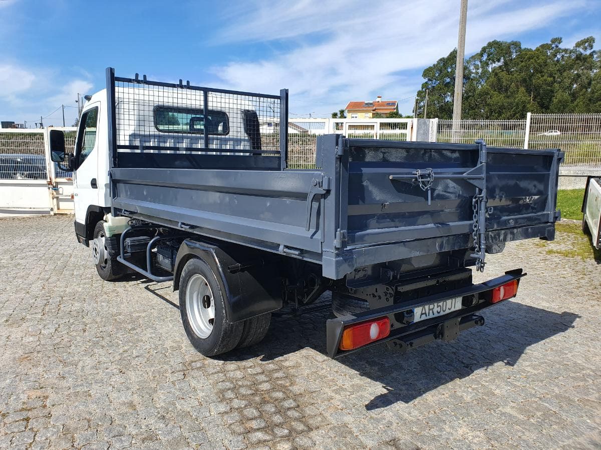 Mitsubishi Canter · Ano 2008 — imagen 5