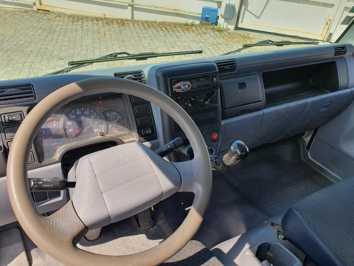 Mitsubishi Canter · Ano 2008 — imagen 22