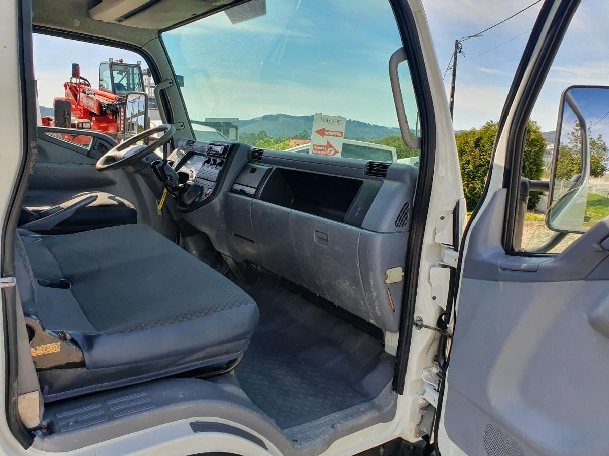 Mitsubishi Canter · Ano 2008 — imagen 25