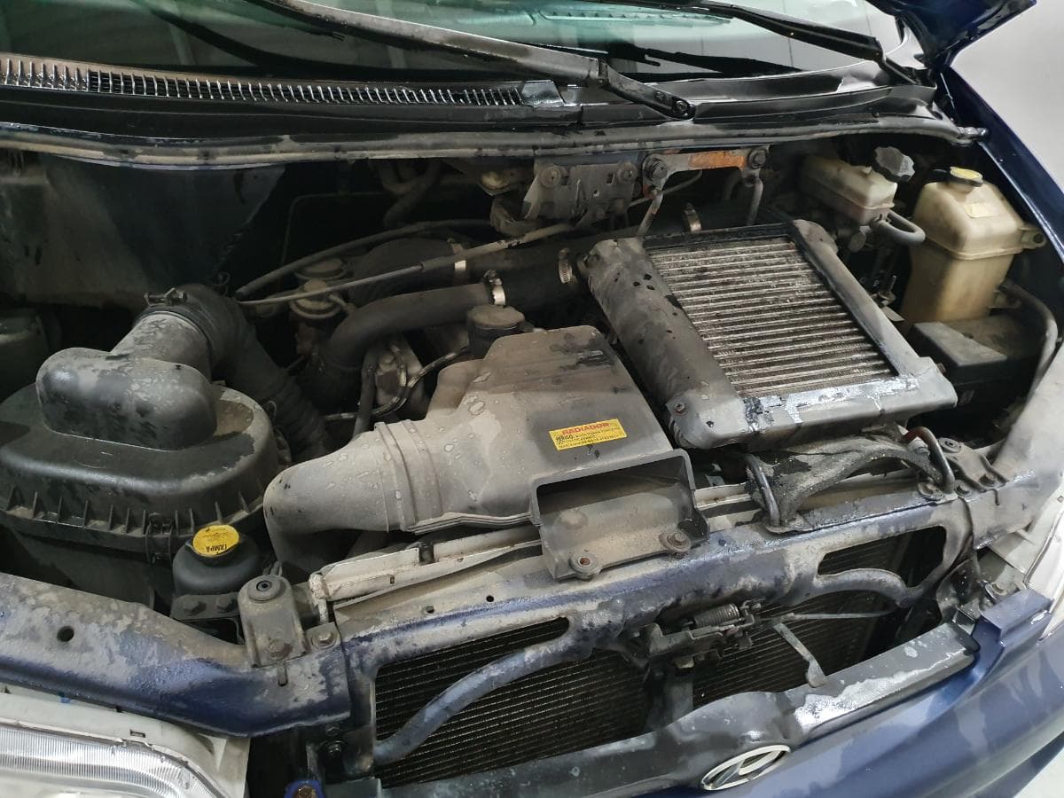 Hyundai H1 2.5 TD · Ano 2000 — imagen 4