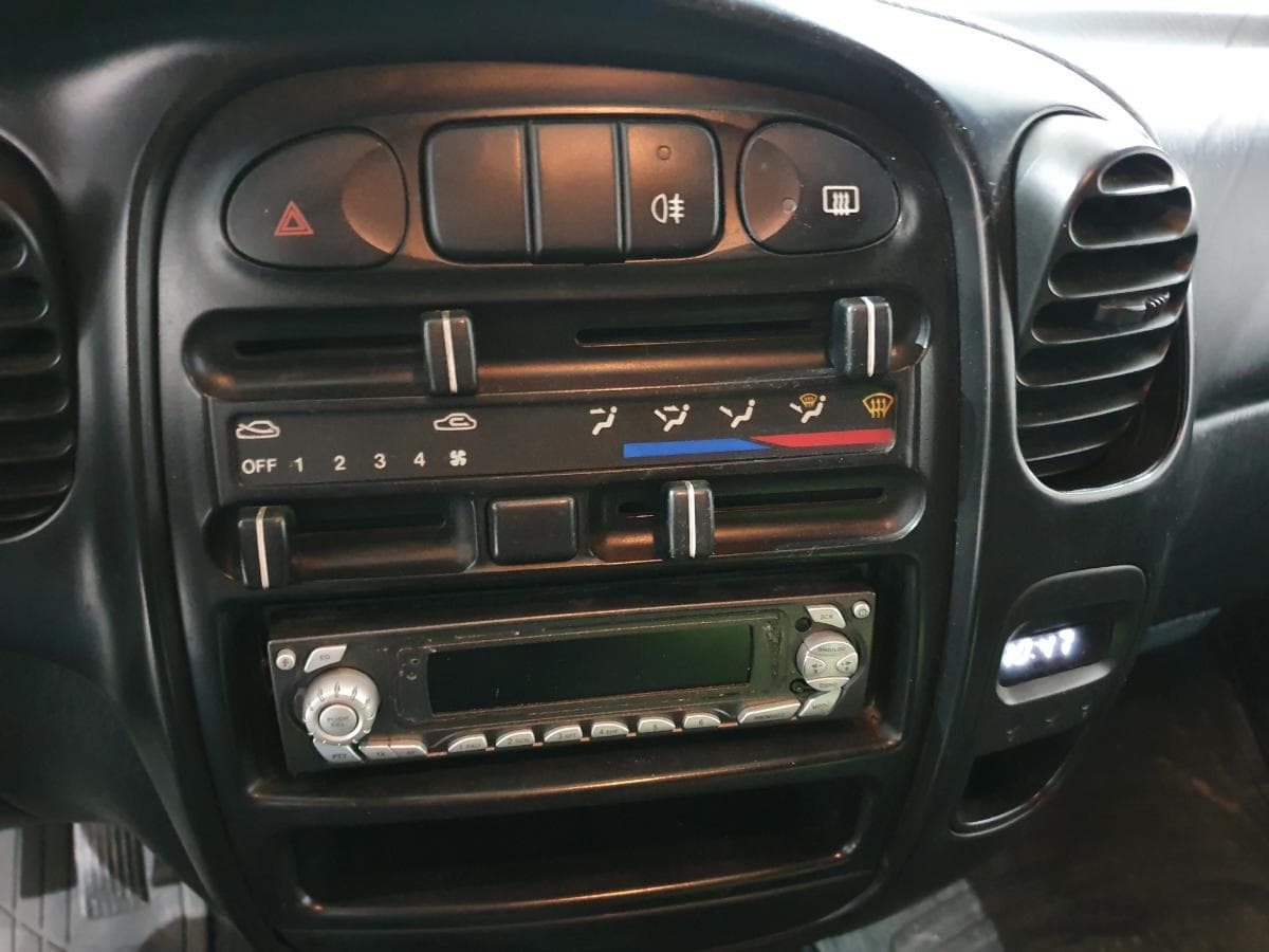 Hyundai H1 2.5 TD · Ano 2000 — imagen 21
