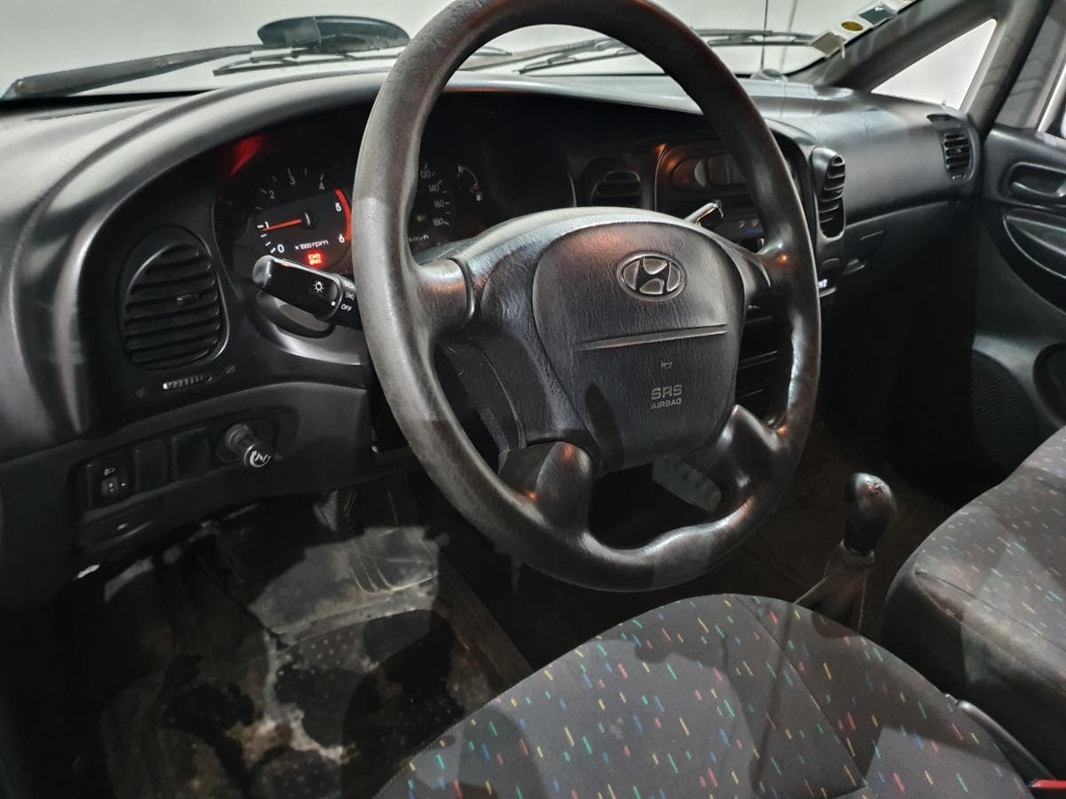 Hyundai H1 2.5 TD · Ano 2000 — imagen 24