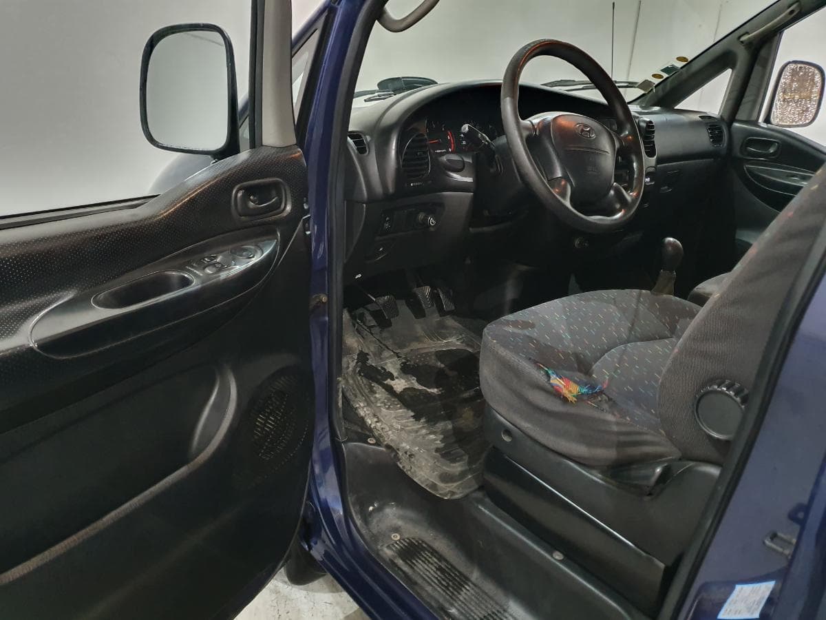 Hyundai H1 2.5 TD · Ano 2000 — imagen 19