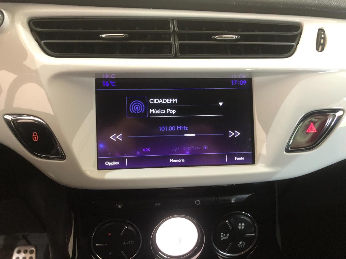 Citroën DS3 1.6 BlueHDI · Ano 2015 — imagen 26