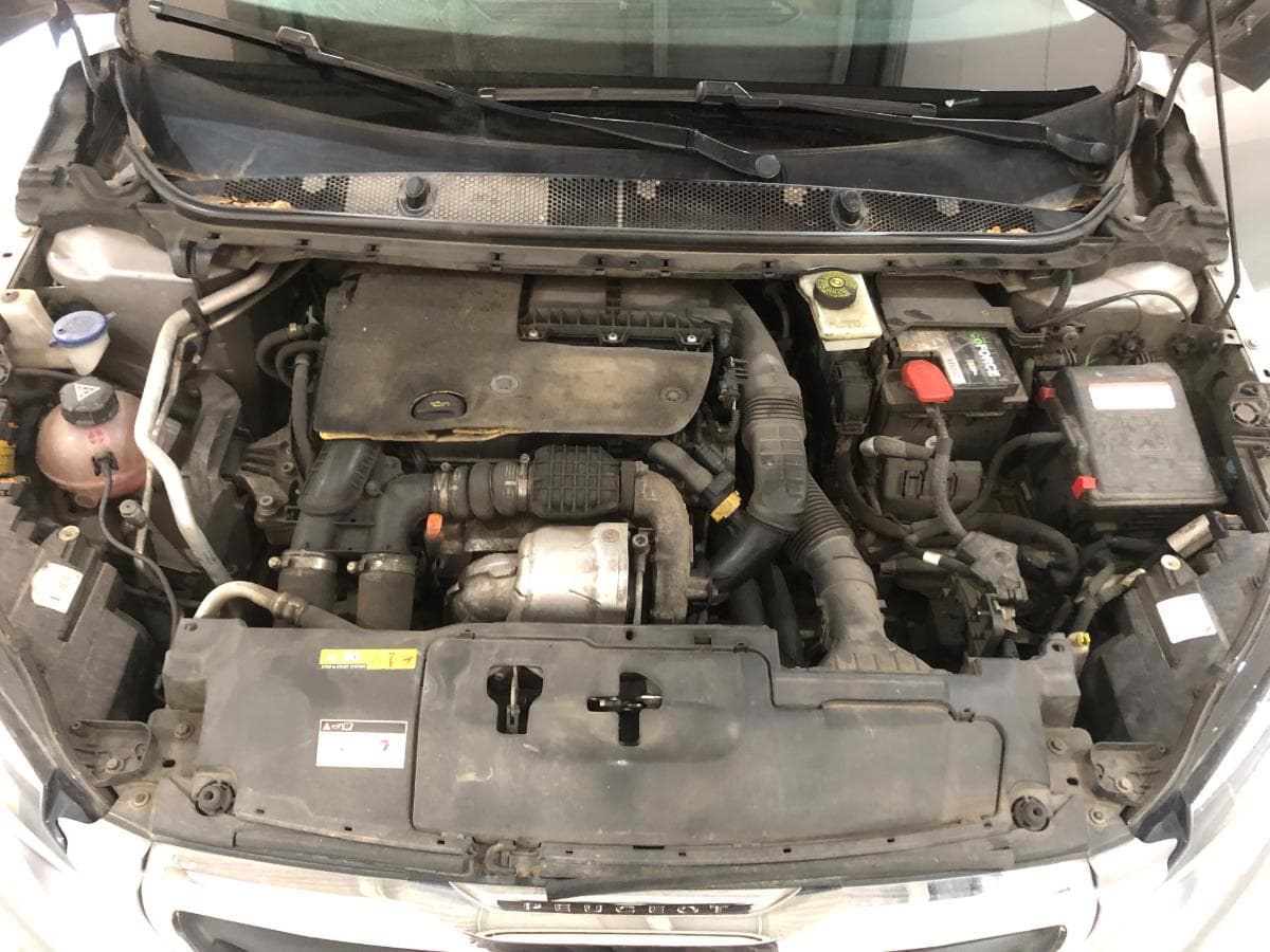 Peugeot 308 · Año 2015 — imagen 4