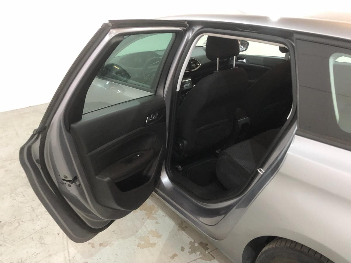 Peugeot 308 · Año 2015 — imagen 18