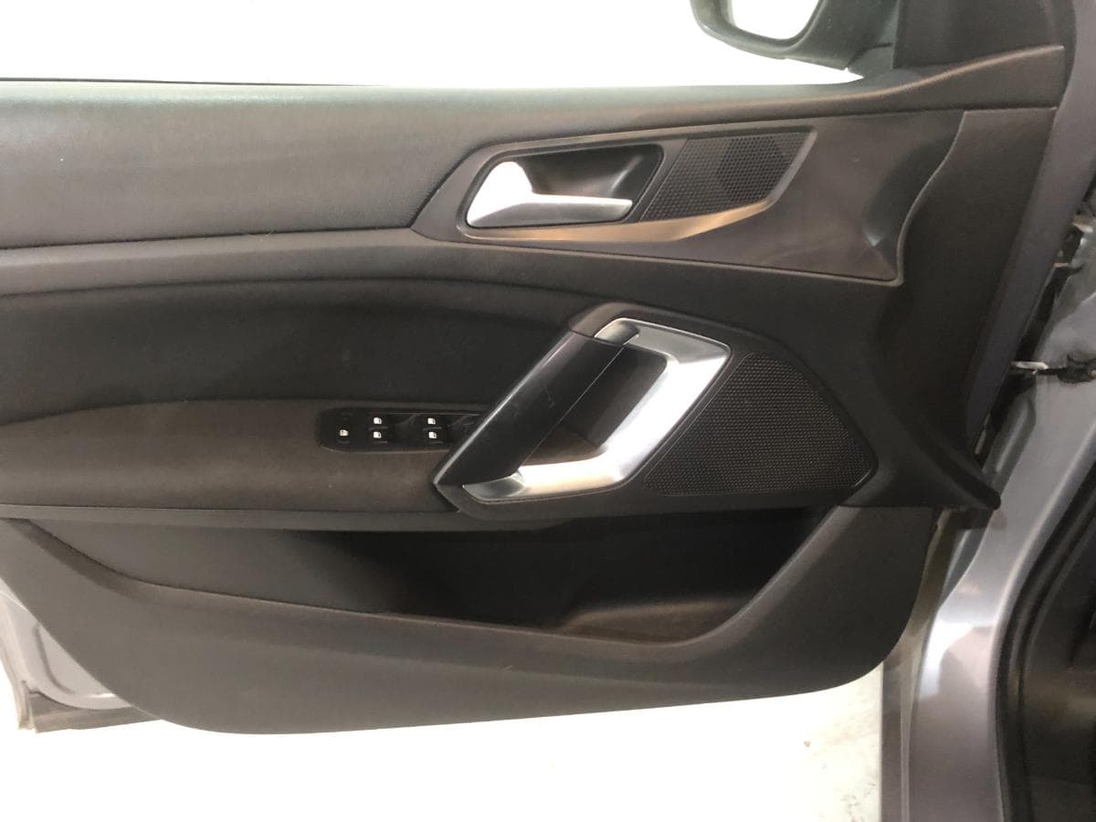 Peugeot 308 · Año 2015 — imagen 29