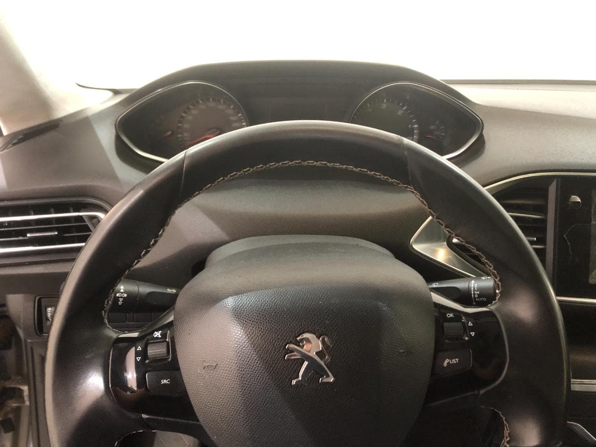Peugeot 308 · Año 2015 — imagen 30