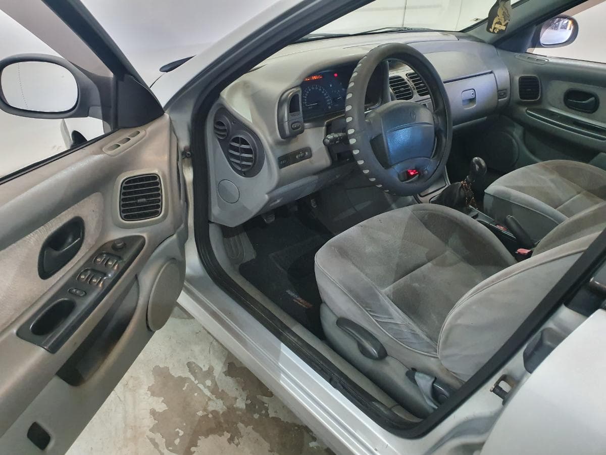 Renault Laguna 1.9 DTI · Ano 1999 — imagen 25