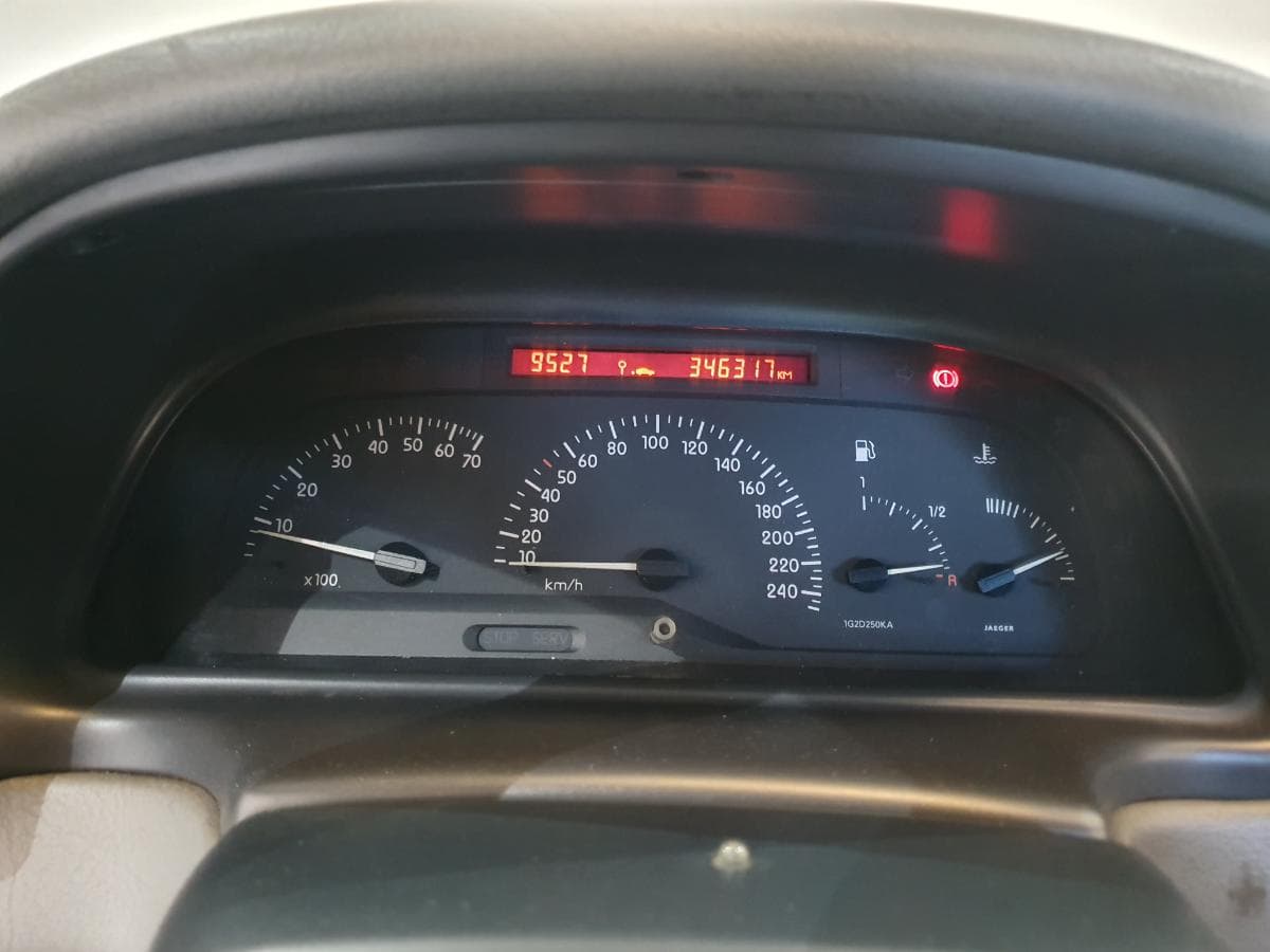 Renault Laguna 1.9 DTI · Ano 1999 — imagen 36