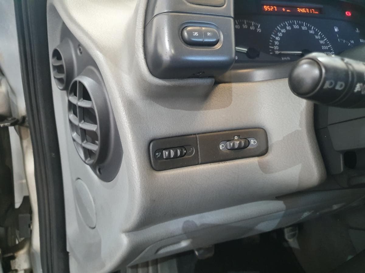 Renault Laguna 1.9 DTI · Ano 1999 — imagen 38