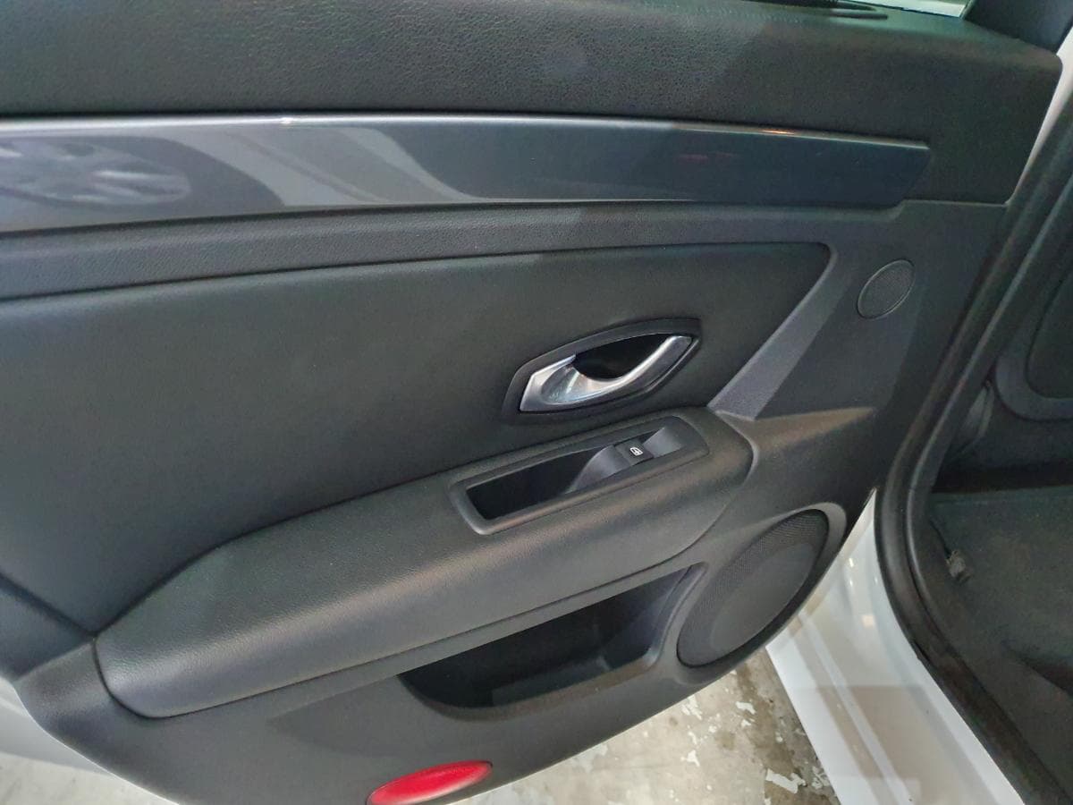 Renault Laguna 2.0 DCI · Ano 2010 — image 14