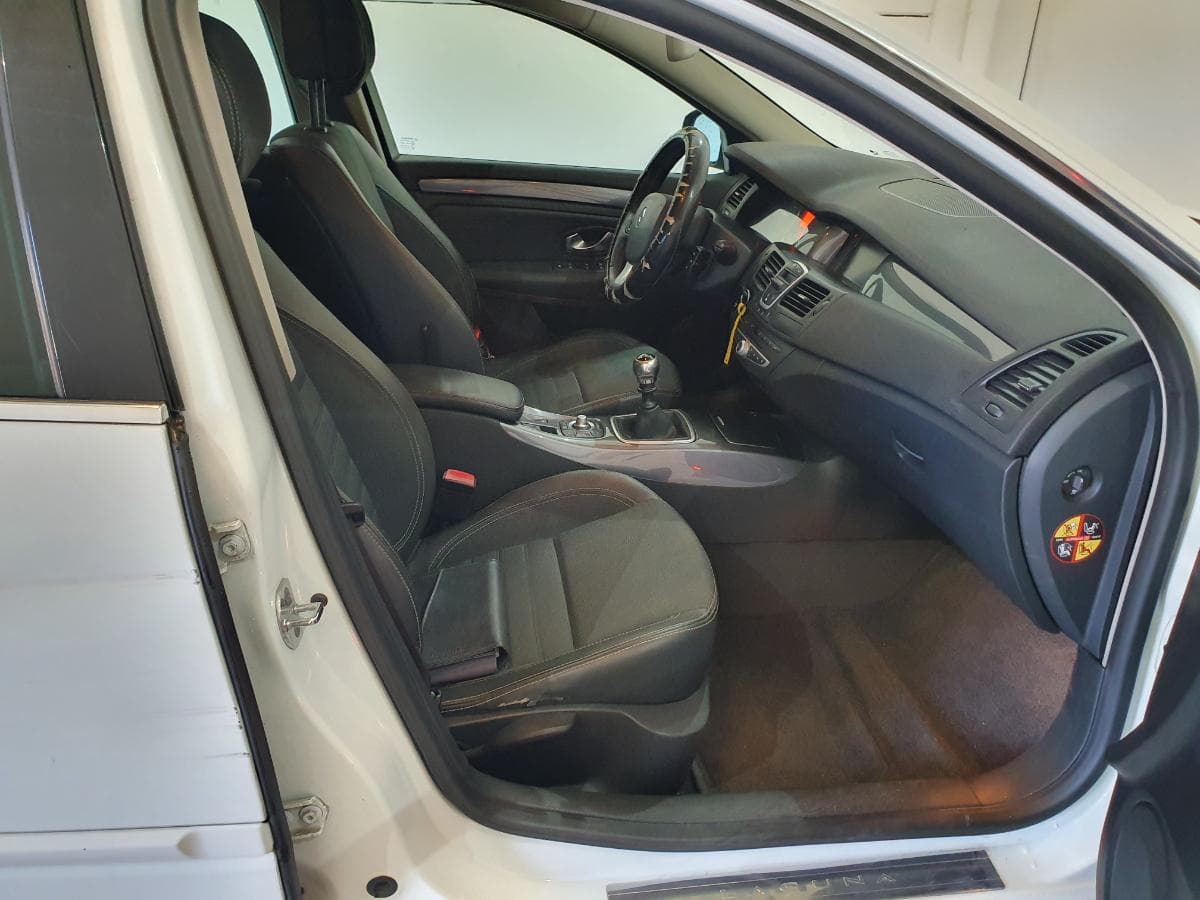 Renault Laguna 2.0 DCI · Ano 2010 — image 20