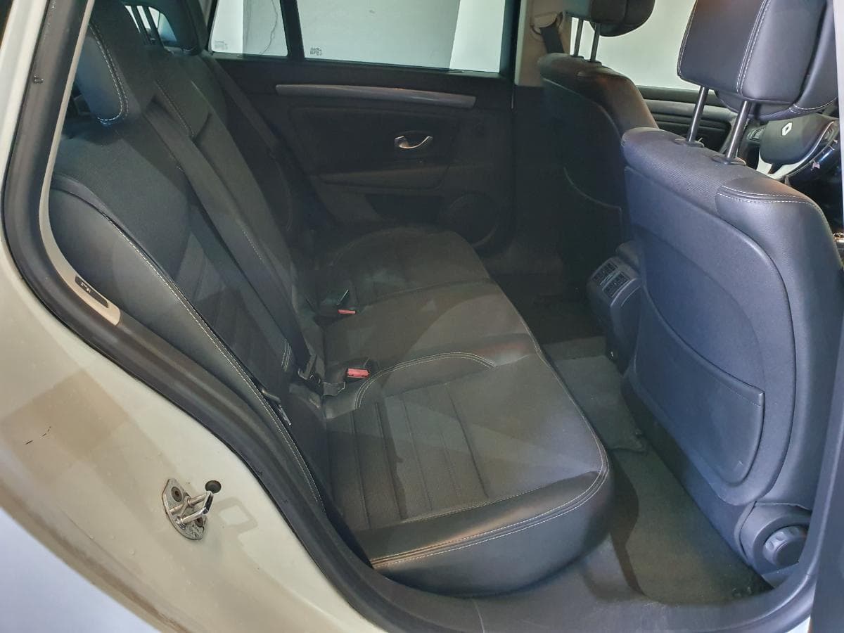 Renault Laguna 2.0 DCI · Ano 2010 — image 22