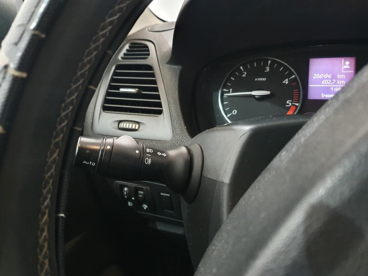 Renault Laguna 2.0 DCI · Ano 2010 — image 25