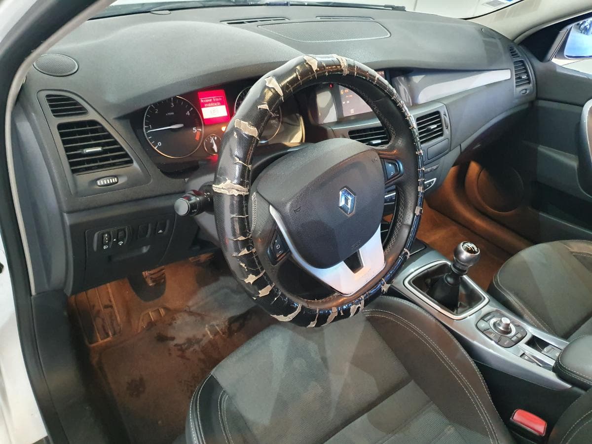 Renault Laguna 2.0 DCI · Ano 2010 — image 30