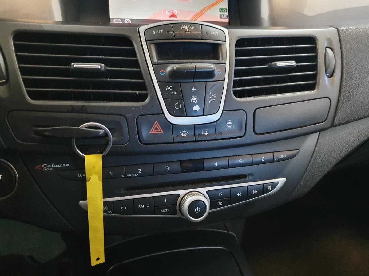 Renault Laguna 2.0 DCI · Ano 2010 — image 34