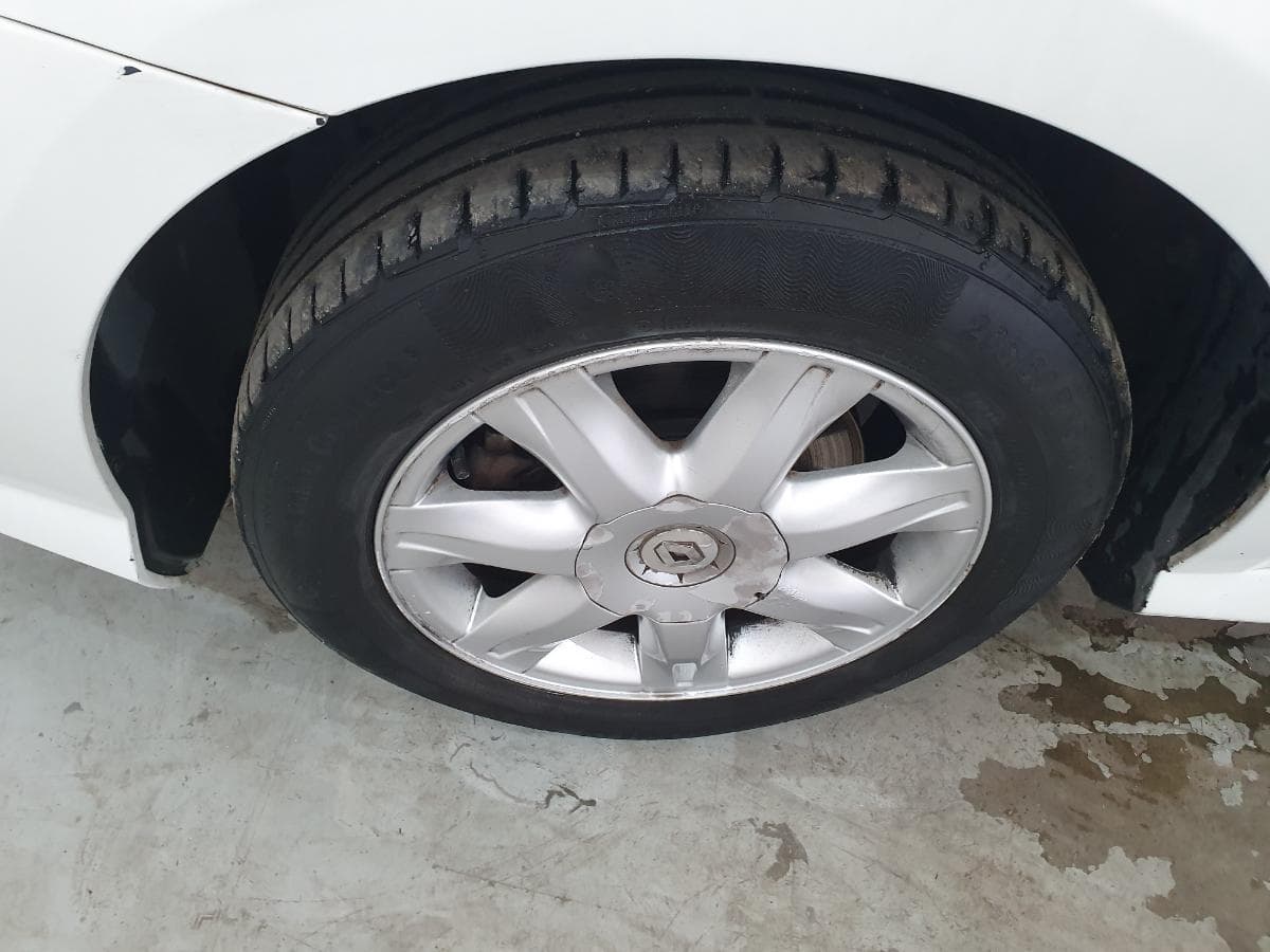 Renault Laguna 2.0 DCI · Ano 2010 — image 46