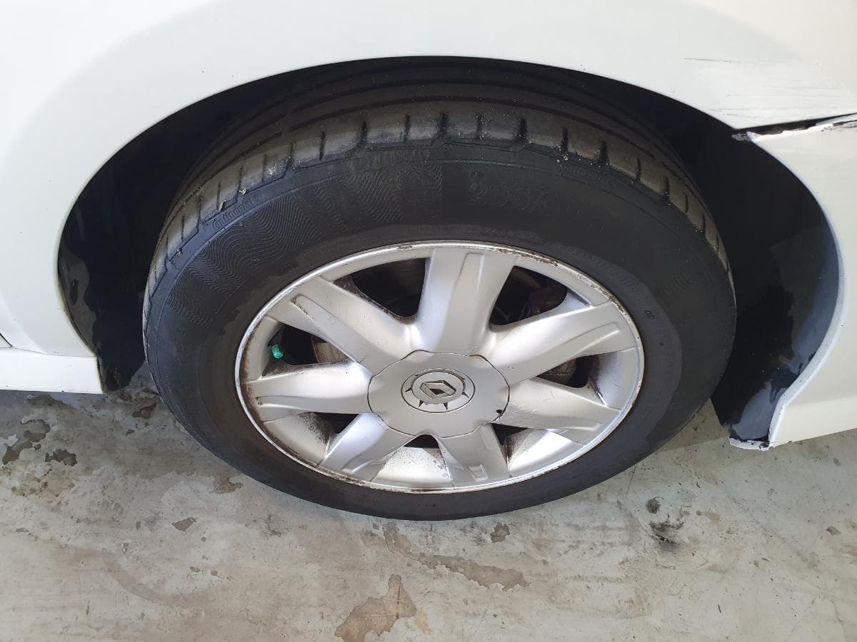 Renault Laguna 2.0 DCI · Ano 2010 — image 47