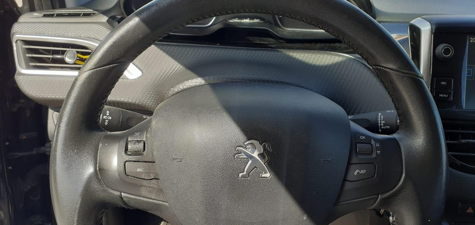 Peugeot 208 1.6 HDI · Ano 2016 — image 20